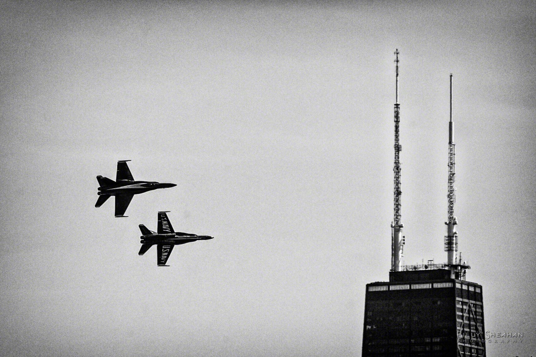 Blue_Angels_Hancock_Building_Chicago_AirShow_18Aug2012_0157_BW_D.jpg