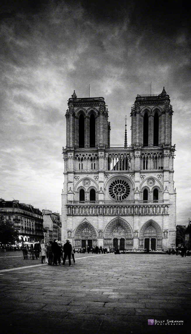 Cathedrale_Notre_Dame_de_Paris__France_Paris2008_20Apr2008_0007_8_9_BW_D