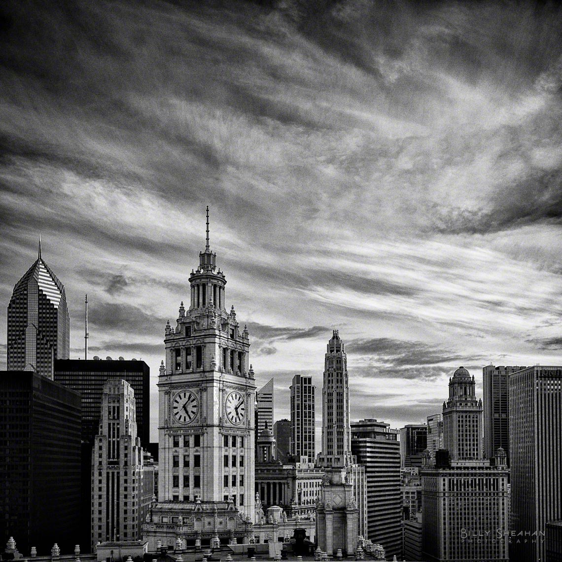 Clouds_Over_Wrigley_Building_Chicago_05Mar2008_0024_BW_D.jpg