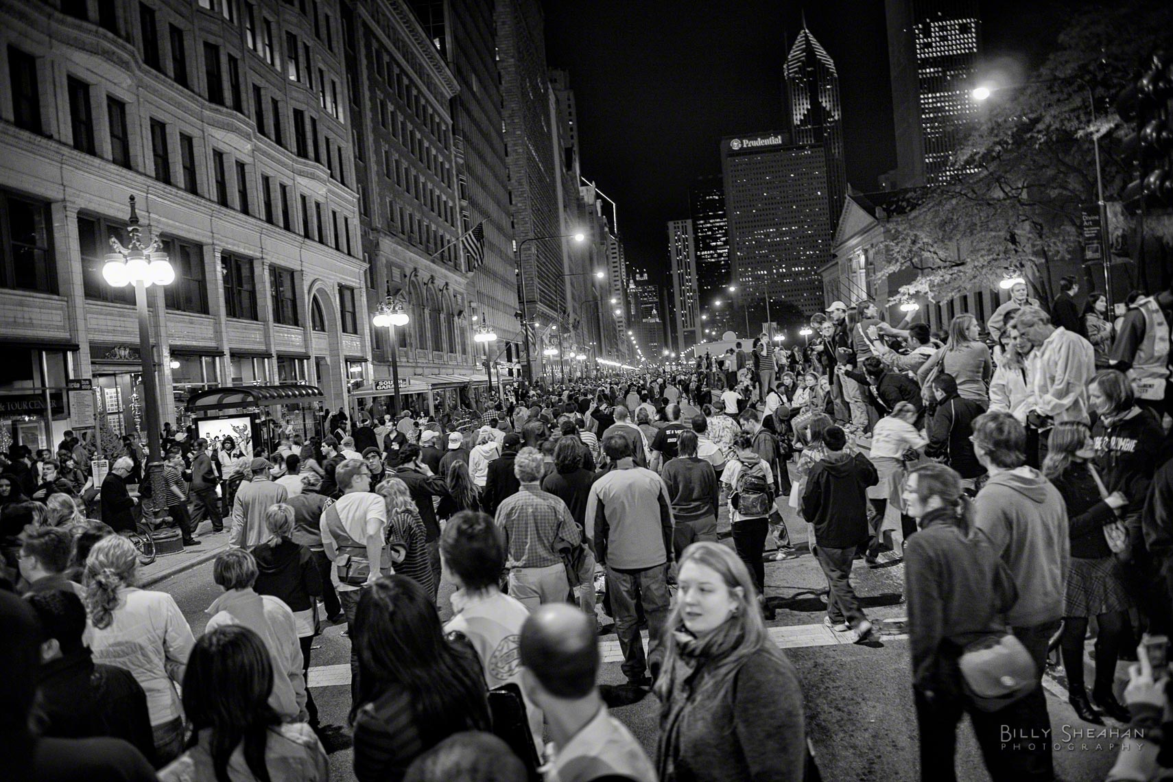 Election_Night_Crowds_Michigan_Ave_BarackObamaGrantPark_04Nov2008_0115_BW_D.jpg