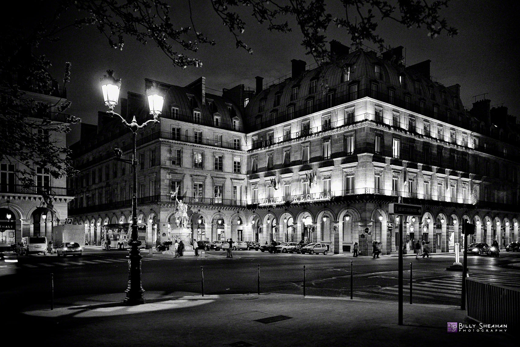 L_Hotel_Regina__Paris__France_Paris2008_27Apr2008_1227_BW-2_D