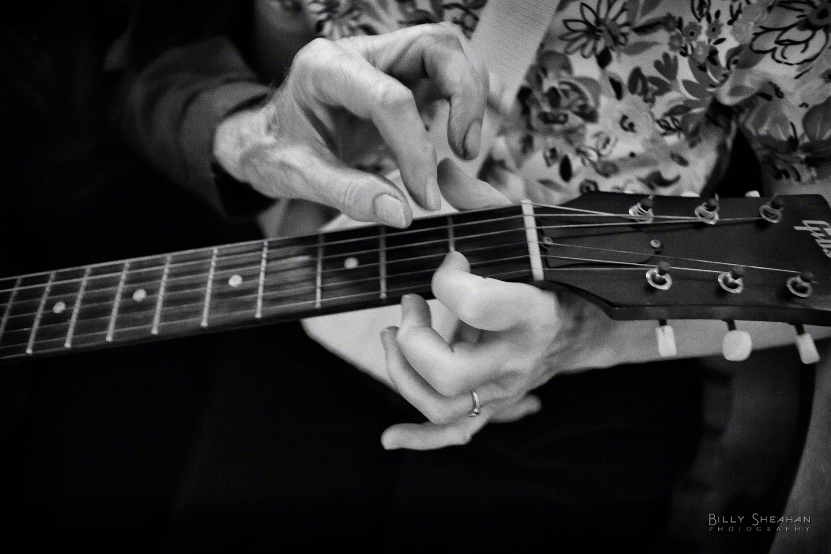 Music_Therapy_SheahanLatronicaXmas_25Dec2008_0102_BW_D.jpg