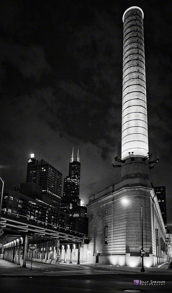 N._Milwaukee_Ave.,_West_Loop,_Chicago,_IL,_USA_Chicago_26Nov2006_031_BW_D