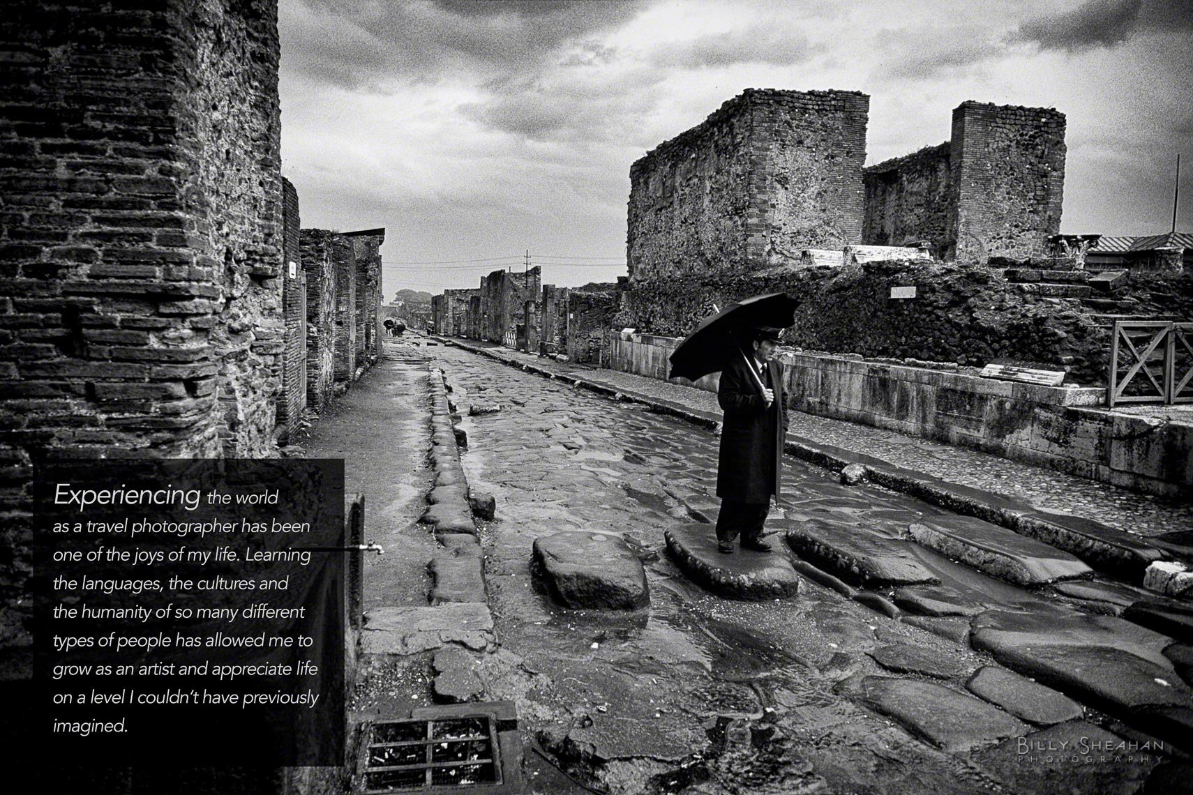 Pompeii_Man_With_Unbrella_Intro_Italy-132_32_BW_T_D.jpg