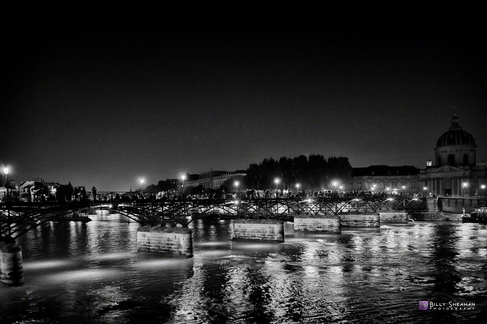 Pont_des_Arts__Paris__France_Paris2008_25Apr2008_0921_BW_D