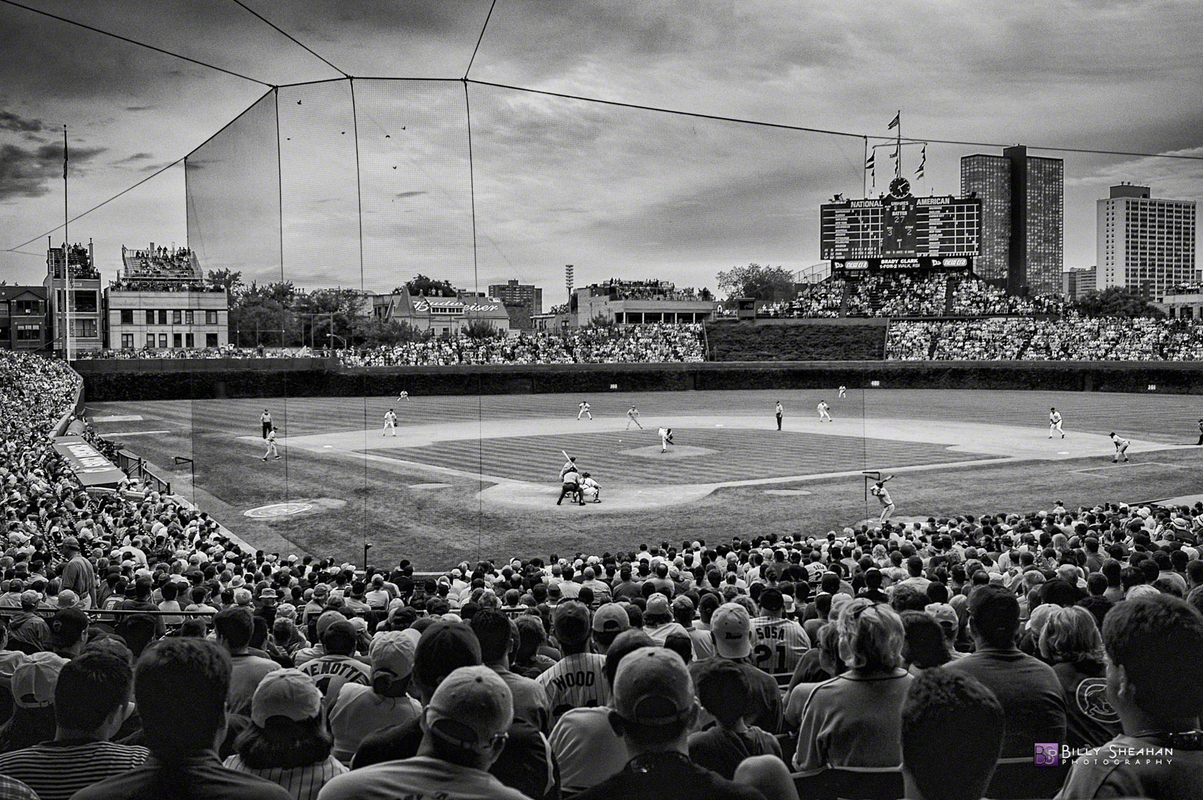 The_Friendly__but_slightly_gloomy__Confines_of_Wrigley_Field_BrewersVsCubs25Aug04-039_BW-2_D